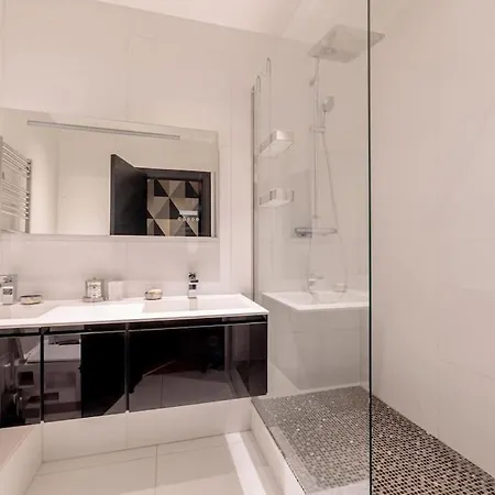 Superb 2-beds Apt With Ac In 16th Paris