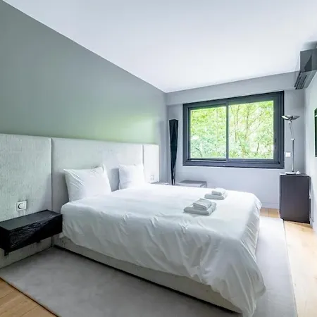 Superb 2-beds Apt With Ac In 16th